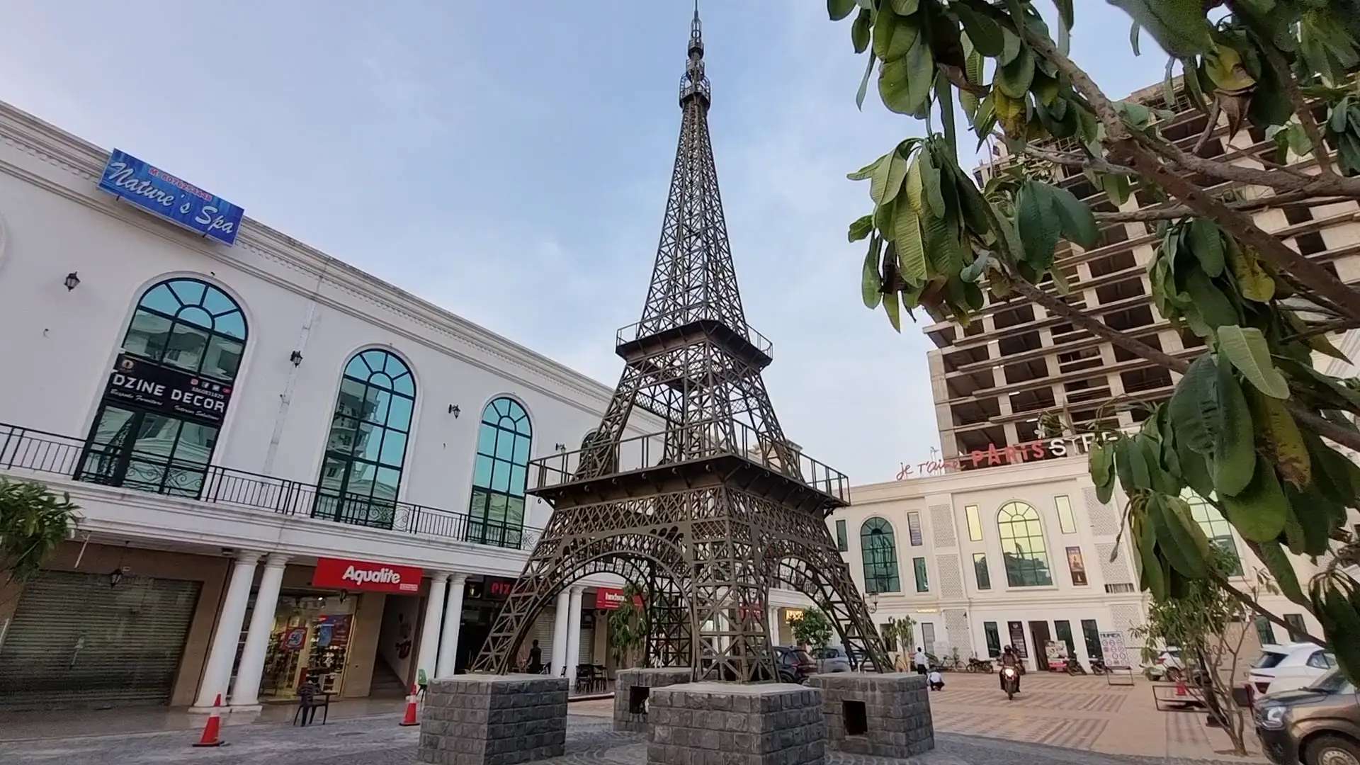 Effiel Tower at World Street Faridabad