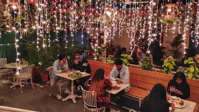 Romantic Restaurants for Couples in Delhi